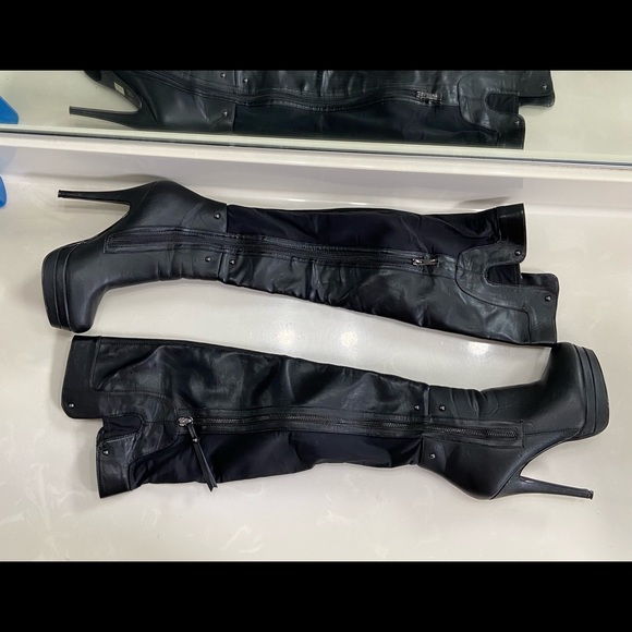 Bakers Shoes - FARAH 2 Black Over The Knee Heeled Boots